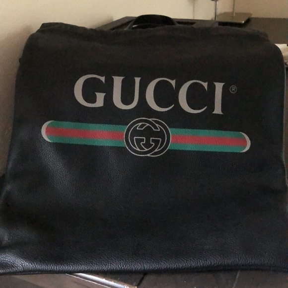 Authentic Gucci drawstring leather backpack in black - Picture 14 of 14